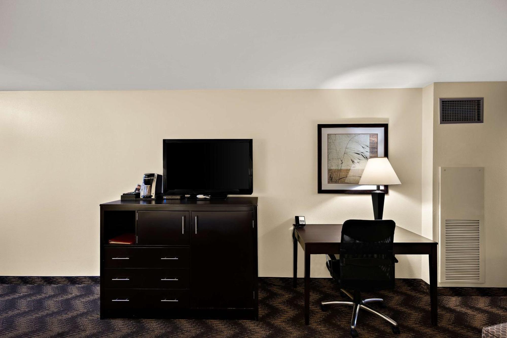 Western Gold Country Hotel 3*