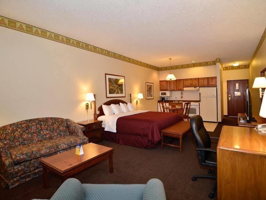 Western Gold Country Hotel